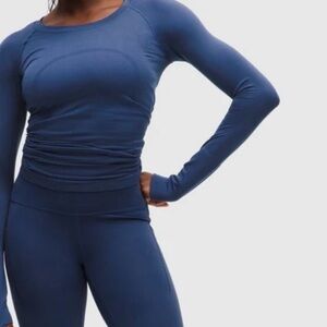 Lululemon Long Sleeve Fitted Active Top - Blue Size 2